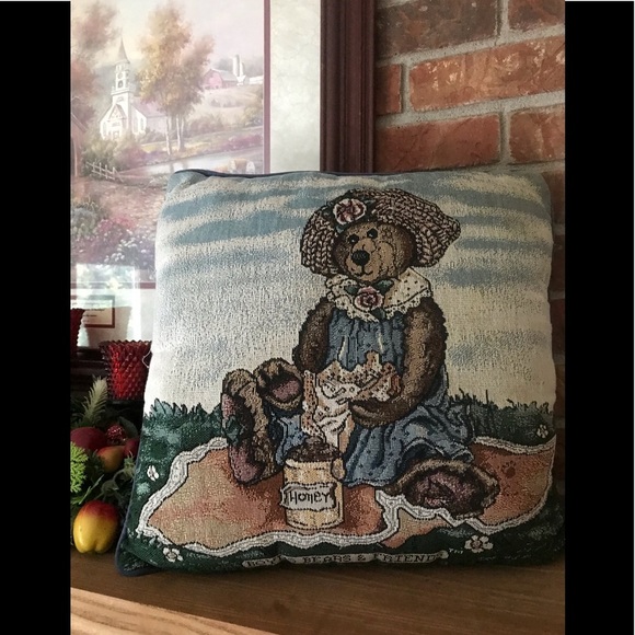 Vintage Boyd’s Bears 18” Retired Tapestry Honey Pillow - Picture 1 of 6